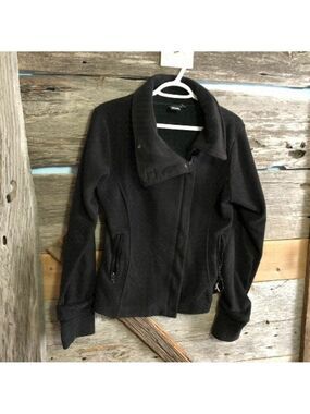 𝅺bench Size Med Black Fleece Sweater/Jacket